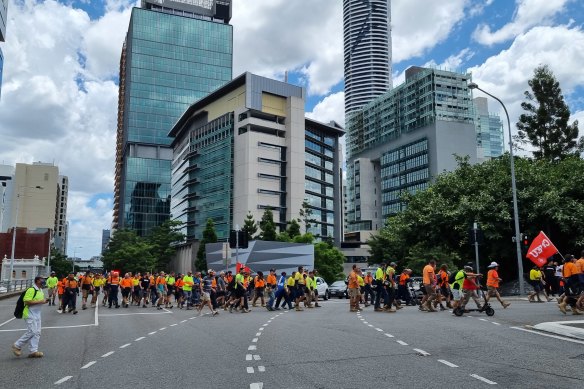 A CFMEU protest disrupts traffic in Brisbane’s CBD. 