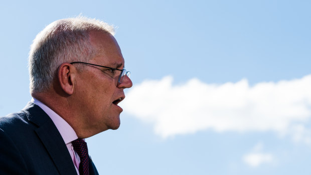 Election 2022 LIVE updates: Scott Morrison stumbles over JobSeeker payment; support for Labor dips after first week of campaign