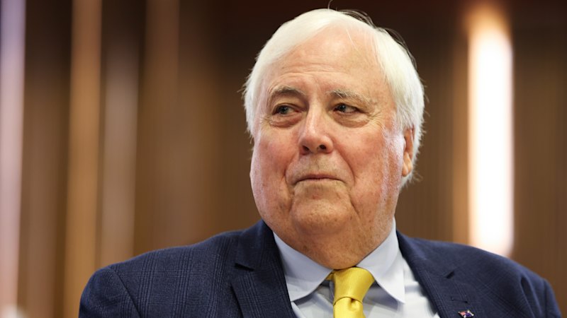 Billionaire Clive Palmer surprises at Nationals gala dinner amid leadership questions