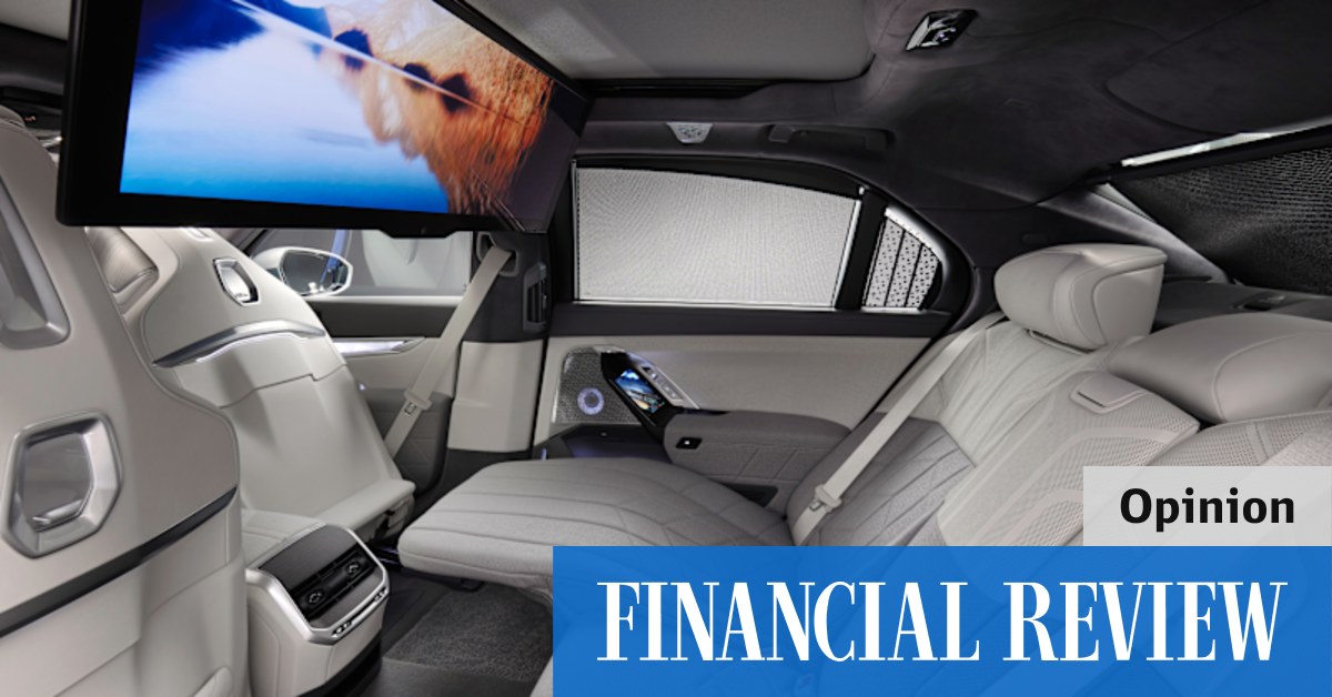 BMW i7 xDrive60 review: Open my door! This electric car ushers in a whole new sensory world - Vimarsana News