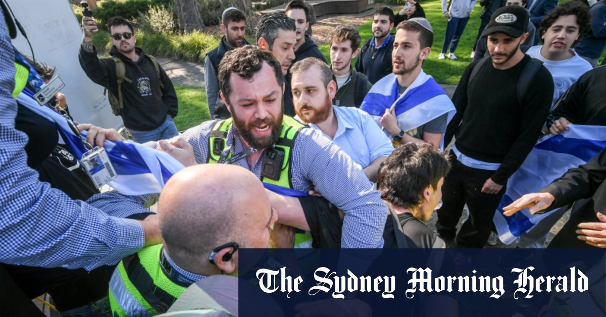 Sydney, Monash unis alert pupils as Mark Dreyfus refuses legal advice