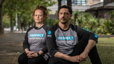 Georgie Lonergan, a nuclear medicine technologist at the Royal Melbourne Hospital (L) and Victorian Allied Health Professionals Association secretary Craig McGregor (R) warn allied healthcare workers are burnt out and bullied.