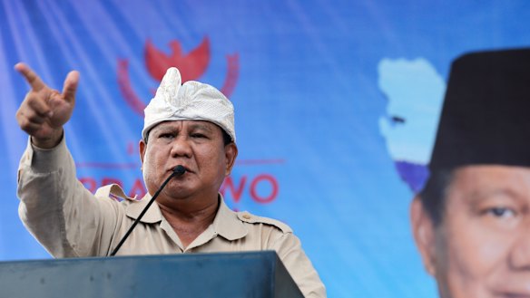 Prabowo Subianto campaigns in Bali. He wants to make Indonesia "great again". 