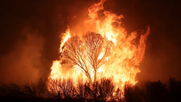 A bushfire burning south of Canberra is threatening communities in Bumbalong, NSW, and the surrounding region.