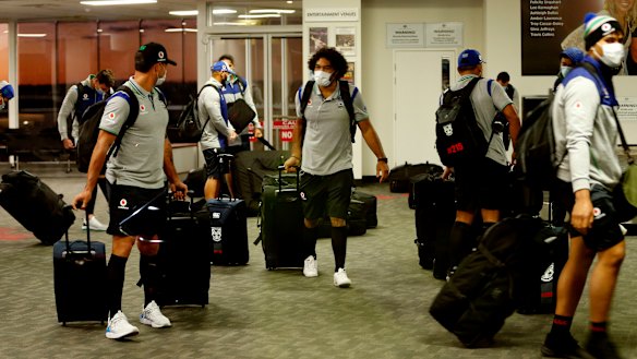 The Warriors arrive at Tamworth airport on Sunday night before being whisked away to their base at a hotel in town, where they will quarantine for 14 days.