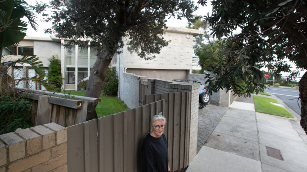 Beaumaris Modern founder Fiona Austin in front of the Abrahams House in Beaumaris.