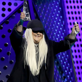 Tones and I accepts the ARIA award for best female artist.