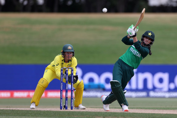 Bismah Maroof hits out against Australia.