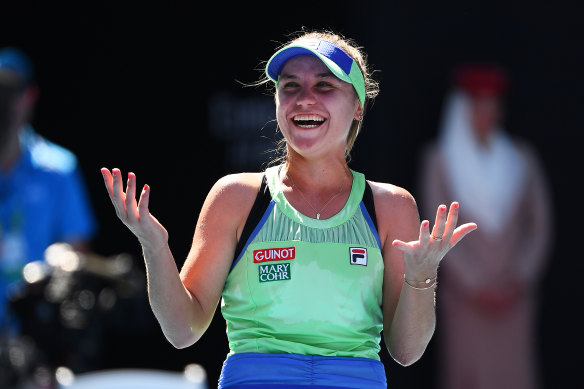 Sofia Kenin wins and will play in the final of the Australian Open.
