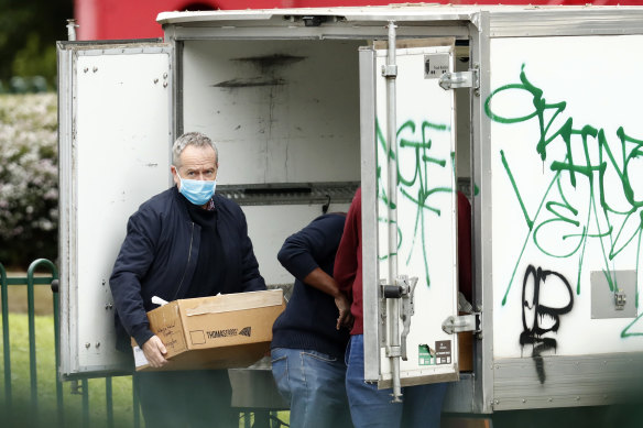 Bill Shorten delivers food to the Flemington public housing towers during COVID-19 lockdowns.