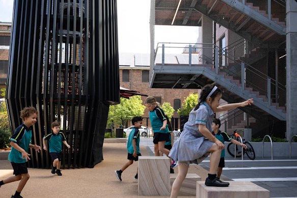 Green Square Public School and Community Spaces designed by BVN Architects has just won the most important award in Australia for educational architecture.