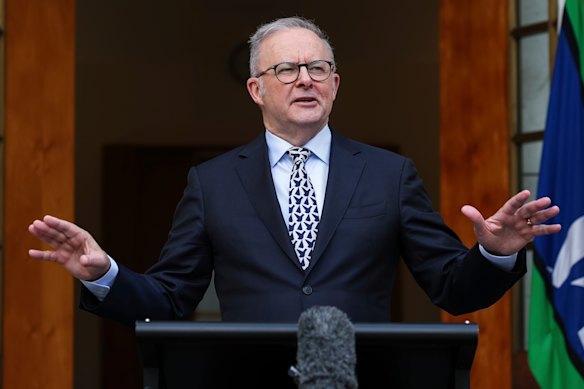 O primeiro-ministro Anthony Albanese não renegociará a difamação racial.