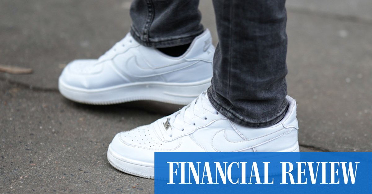 The white sneakers favoured by Taika Waititi (and friends) - Vimarsana News