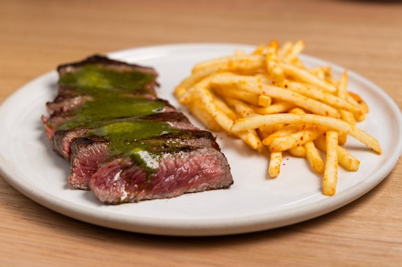 Steak frites.