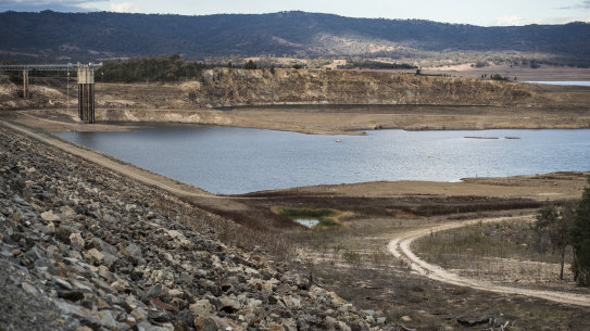 Burrendong Dam, which supplies water to major NSW communities including Dubbo, is at 3.7% capacity. There are warnings expanding dams may add to problems in the next drought.