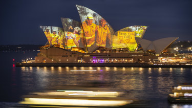 Nsw Fires Sydney Opera House Sails To Be Lit Up For Bushfire Tribute