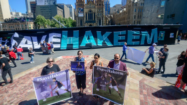 Protesters set up for a rally for Hakeem al-Araibi in Melbourne on Friday.