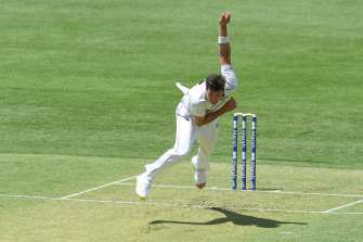 Jhye Richardson bowls during day one of the Sheffield Shield match between Queensland and Western Australia.