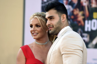 Britney Spears ve partneri Sam Asghari, hamilelik sırasında bebeklerini kaybettiklerini açıkladılar.