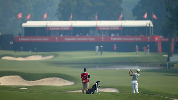 Matt Jones said the smoke haze hanging over the course had caused his eyes to 'burn up'.