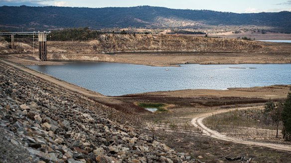 Burrendong Dam, which supplies water to major NSW communities including Dubbo, is at 3.7% capacity. There are warnings expanding dams may add to problems in the next drought.