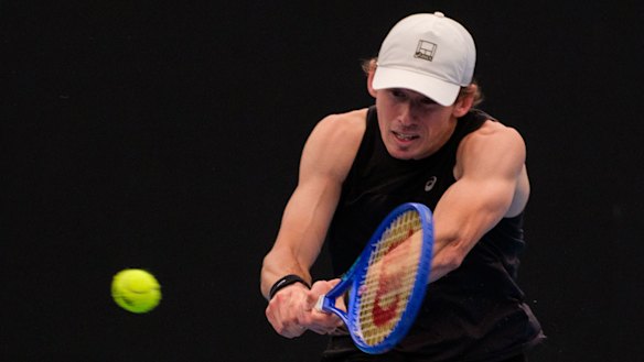 Alex de Minaur wants to put on extra muscle to take on tennis’ “big two” of Carlos Alcaraz and Jannik Sinner.