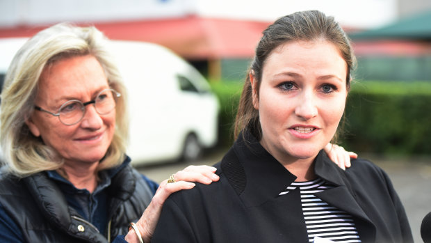 Harriet Wran, supported by her mother Jill Hickson Wran, addresses the media outside Silverwater prison following her release in 2016.