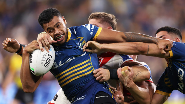 The Eels’ Waqa Blake tries to break the Dragons defence.
