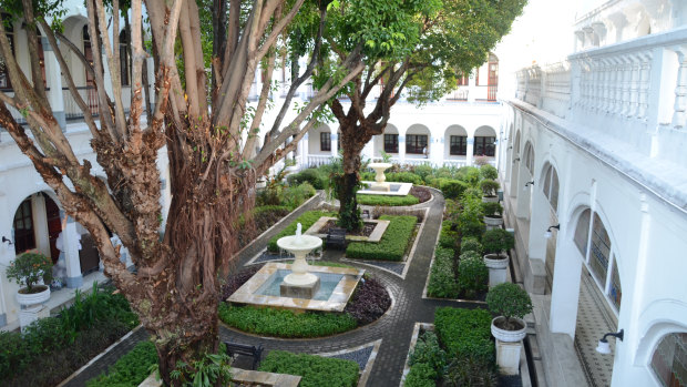 The courtyards of the Hotel Majapahit are immaculately maintained. 