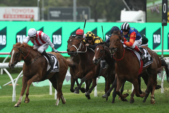 Bella Nipotina (right) holds off Giga Kick (left) in The Everest.