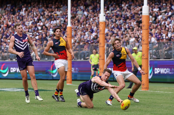 Fremantle’s Matt Taberner looks to gain possession.