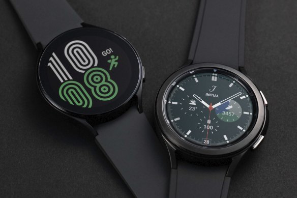 Galaxy Watch4 comes in standard or classic styles. 