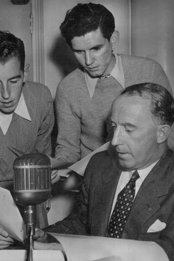 Alan McGilvray broadcasting a day’s play in a career that started with synthetic cricket tests in 1938 and lasted until 1985.