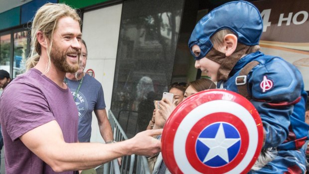 Chris Hemsworth takes time out from filming in Brisbane to meet Hollie and Caspian (Captain America) Singleton.
