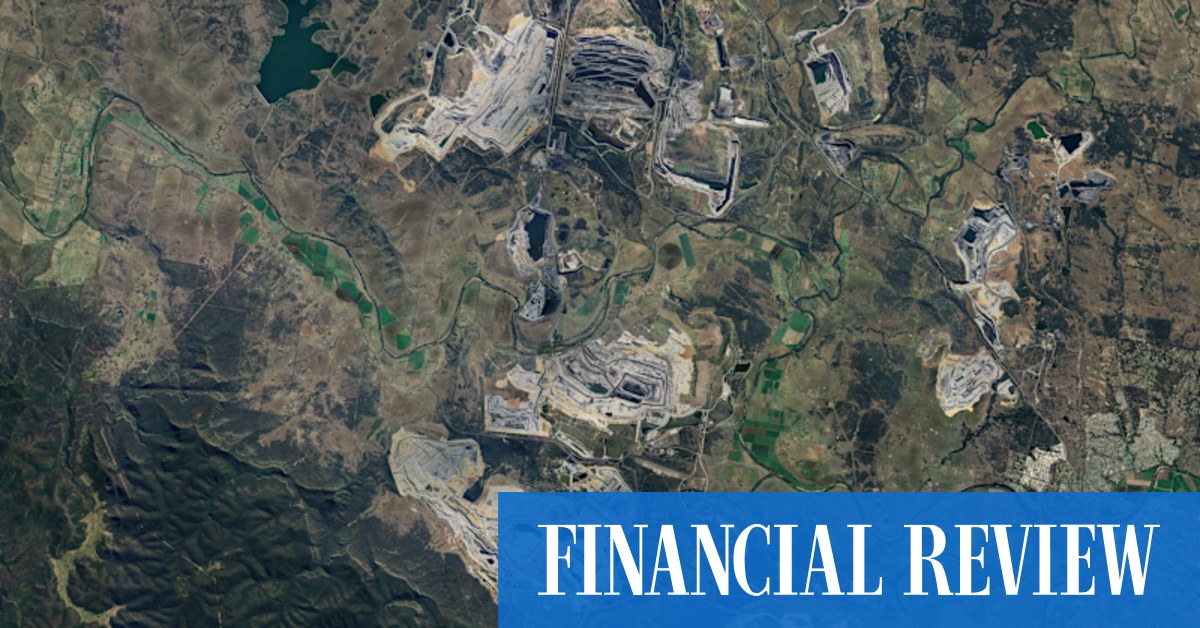 afr.com - Ryan Cropp - Massive coal approval hands Bowen a COP headache