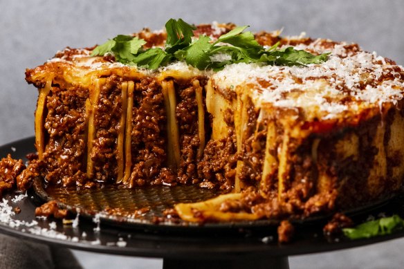 RecipeTin Eats’ torta di rigatoni (upright pasta pie)