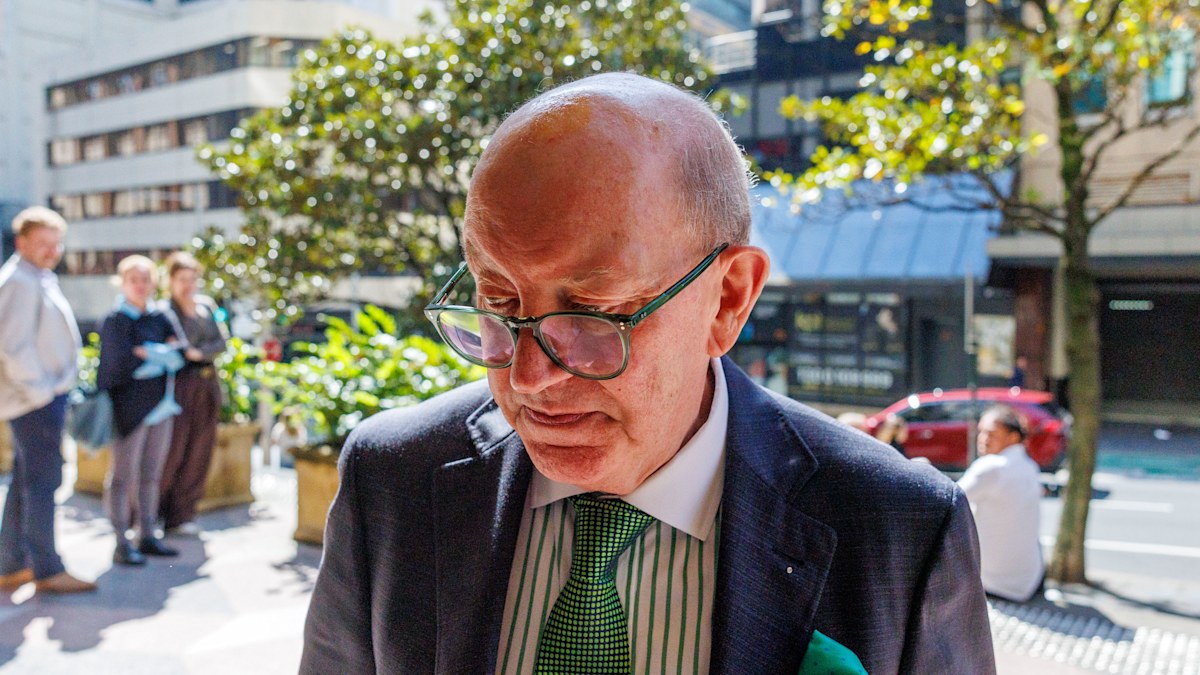 Alan Jones pleads not guilty to 21 sexual charges