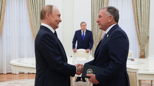 Russian President Vladimir Putin meets US envoy Steve Witkoff in Moscow. A meeting between Putin and US President Donald Trump could now follow.