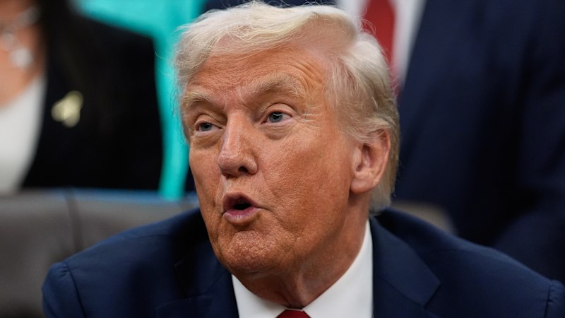 Trump demands jailing of Democratic opponents as troops go to Chicago
