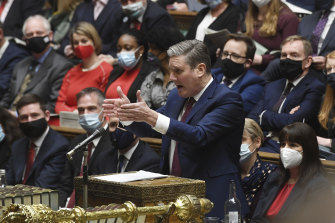 Sir Keir Starmer, przywódca Partii Pracy, jest uważany za lepszego zawodnika przeciwko Borisowi Johnsonowi.