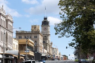 Ballarat will return to the same lockdown restrictions as metropolitan Melbourne.