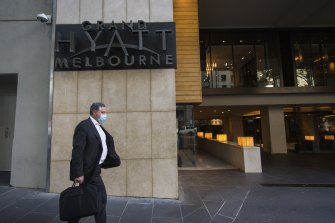 Queensland border to stay open despite new Melbourne case