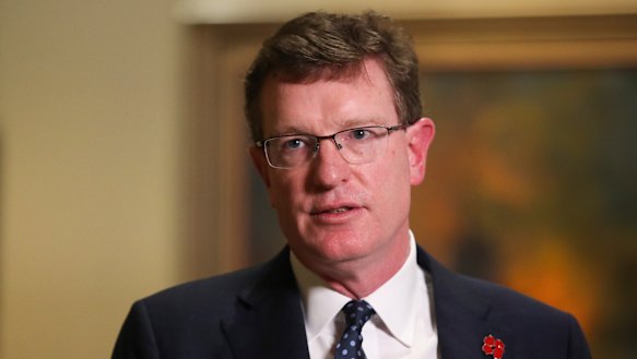 Former veterans’ affairs minister Andrew Gee was not sufficiently briefed on major contracts on the $500 million war memorial upgrade.