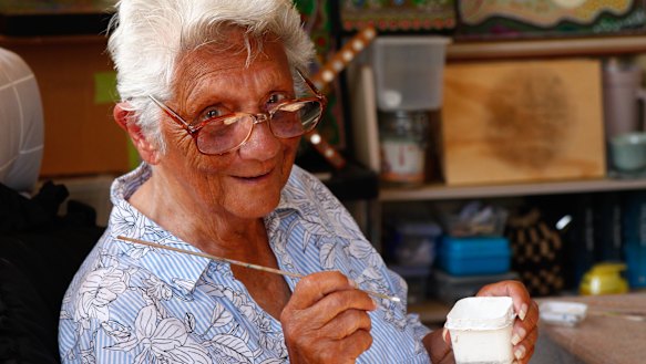 Daphne Kal-Ma-Kuta Dux age 91 started painting at the age of 77.