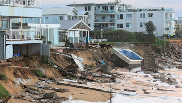 A big storm caused houses at Collaroy to collapse into the ocean in 2016.