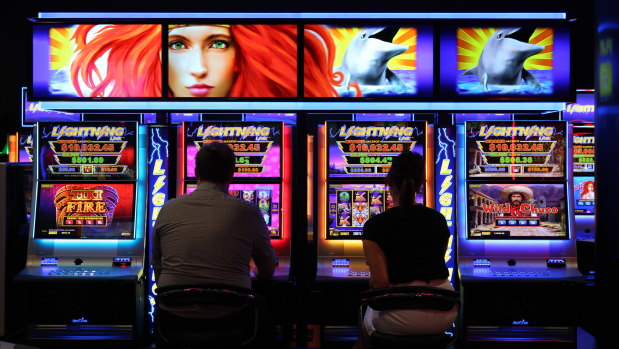 A ClubsNSW report says only about 5 per cent of clubs complied with anti-money-laundering laws.