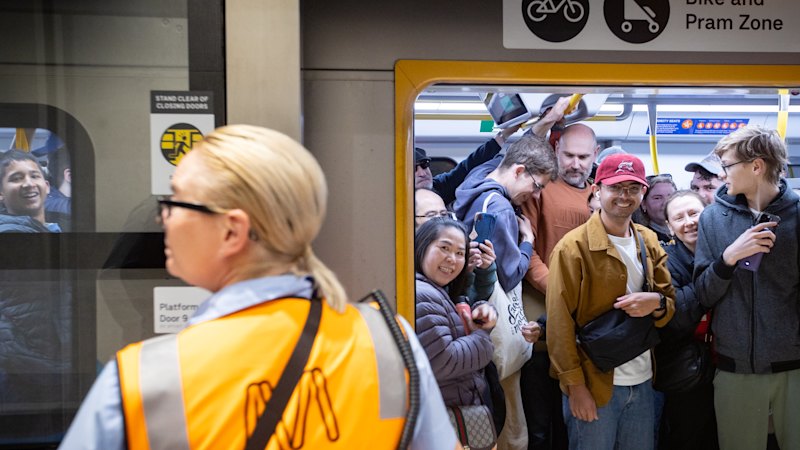 Melbourne Metro Tunnel LIVE updates: First weekday passengers to travel on new services
