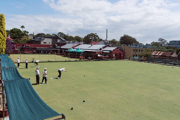 The venue is the latest Sydney bowling club to close its doors.