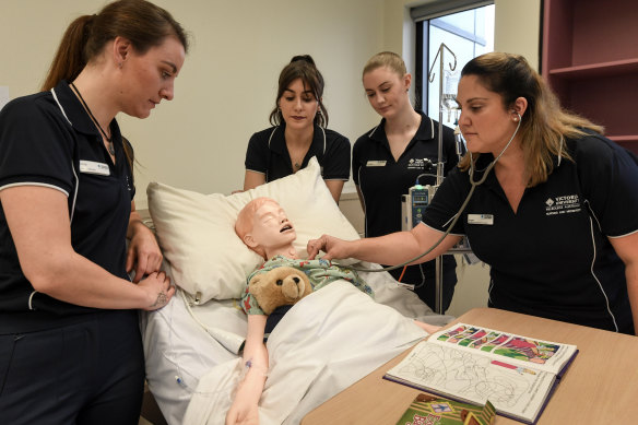 Victoria University students hone their skills in the simulation lab. 