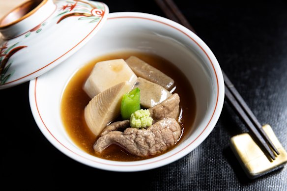 Kamono Jibuni (Simple Duck's breasts simmatically with taro).